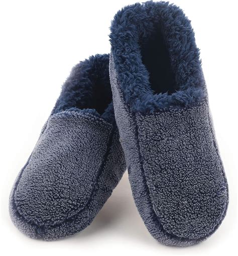 types of slippers for men.